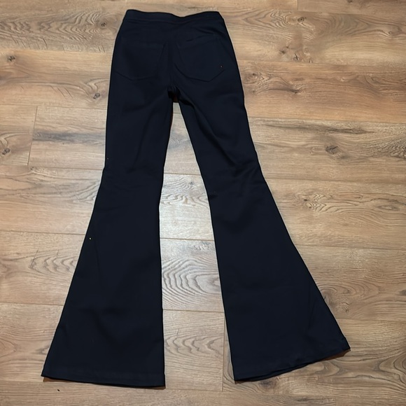 Blank NYC dark wash Pull On Belle size 26 - Picture 4 of 4